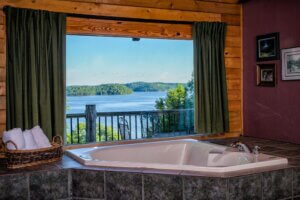 Cedar-Bluff-Jacuzzi-w-view (Copy)